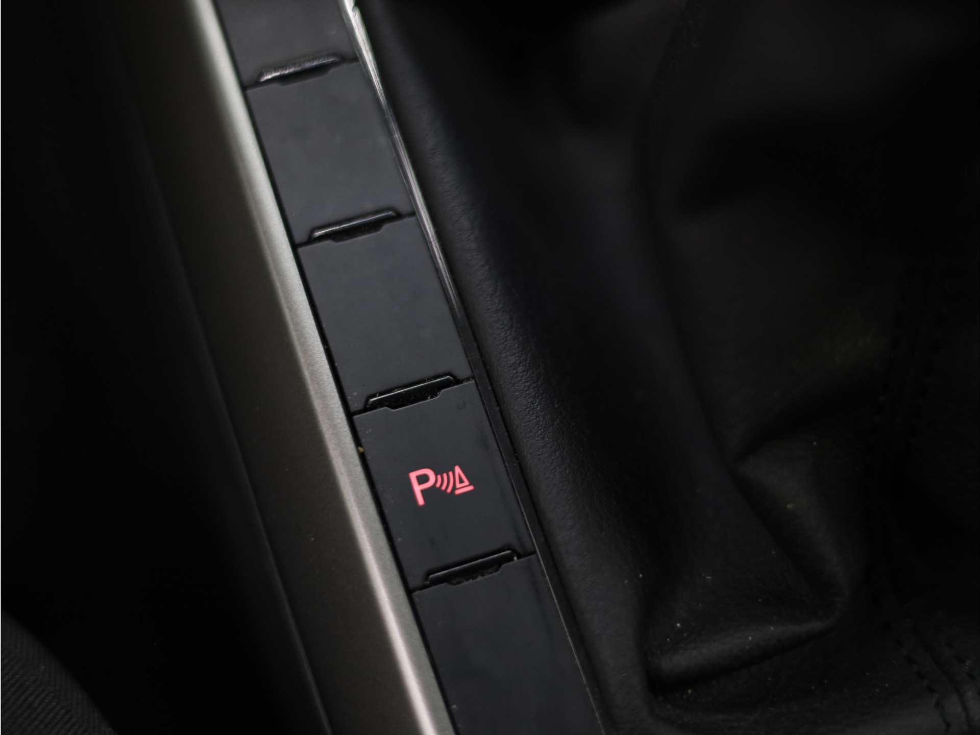 48402259-32.jpg