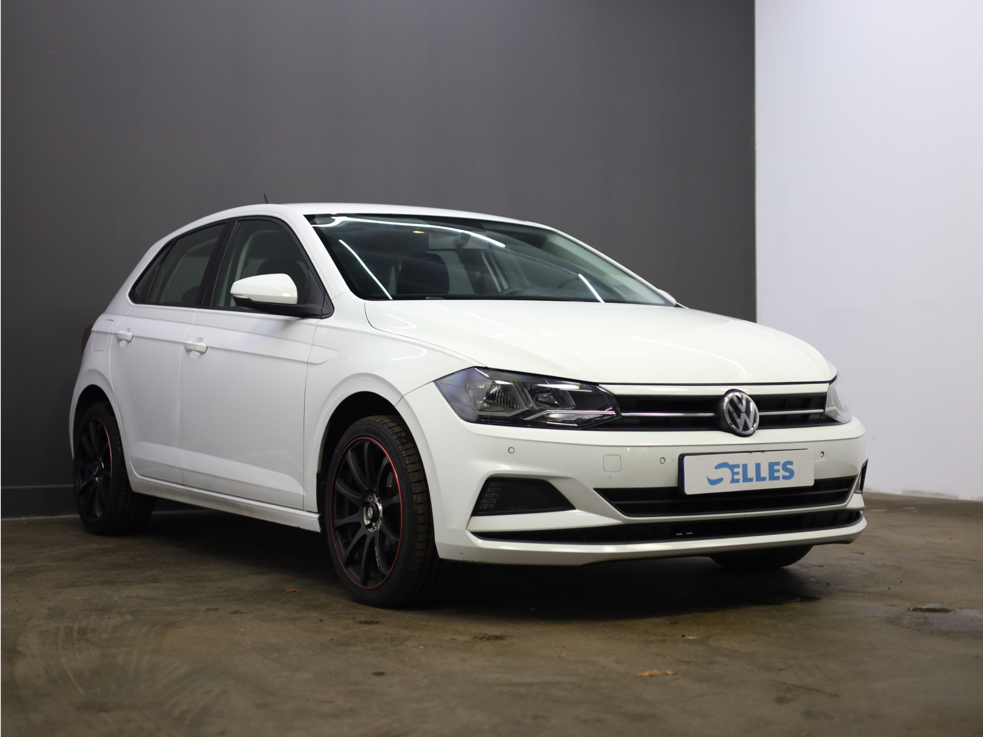 48402259-38.jpg